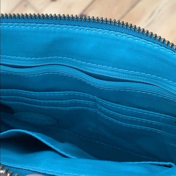 BABY BLUE FOSSIL CROSSBODY - Picture 5 of 5